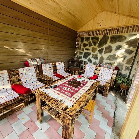 Guest House Poligloti Телави Екстериор снимка