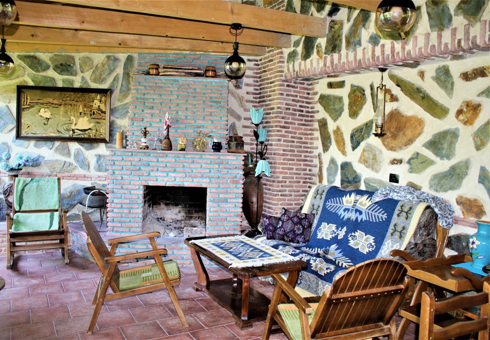 Guest House Poligloti Телави Екстериор снимка