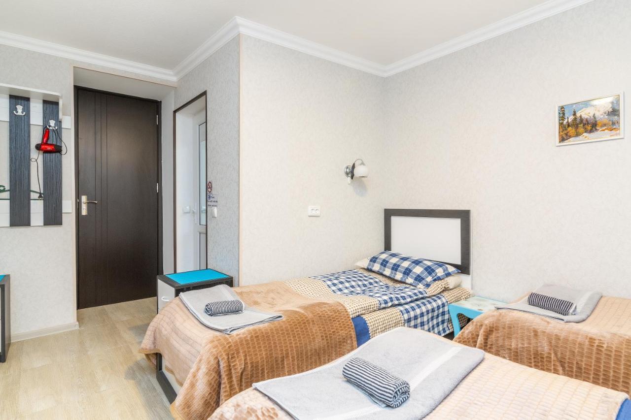 Guest House Poligloti Телави Екстериор снимка